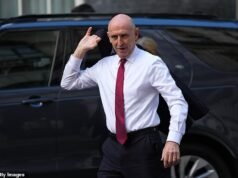 O chanceler John Healy está sob pressão para encontrar grandes poupanças, já que o bloqueio triplo pode arrastar milhões de pensionistas para a armadilha fiscal do trabalho