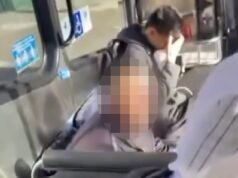 Momento horrível, homem revela estudante muçulmana, 13, em suposto ataque vil e racista: ‘F **** terrorista’