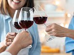 Alerte as mulheres na faixa dos 30 anos sobre a ligação entre álcool e câncer de mama, pedem os cientistas