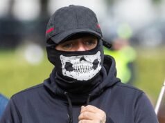 A polícia pode ter poderes para forçar as pessoas a remover balaclavas