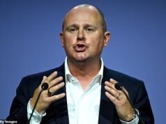 O líder de esquerda do movimento sindical britânico recebeu um assento no conselho do Banco da Inglaterra, horas depois de ter pedido novos impostos sobre os “mega lucros” dos bancos