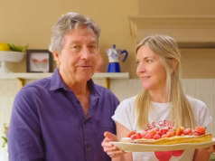 John Torode diz que o câncer de mama da esposa Lisa Faulkner ‘mudou tudo’ enquanto ele revela dificuldade com o diagnóstico