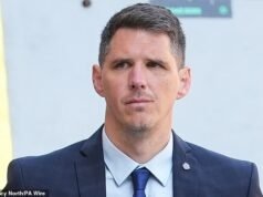Sargento da polícia que buscava vídeos de sexo no telefone de um suspeito foi preso