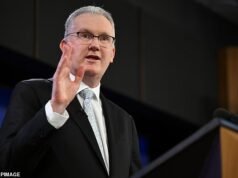 O governo de Anthony Albanese afirma que não há imigração em massa para a Austrália – então é de admirar que ninguém acredite neles? Peter Van Onselen