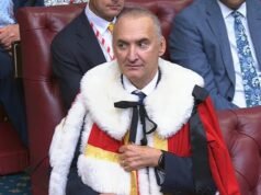 Bem-vindo, Lorde Peof! O ex-secretário de gabinete Starmer entregou um pacote de saída recorde de £ 860.000 para se juntar aos Lordes… onde ele pode reivindicar £ 390 isentos de impostos