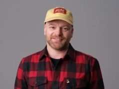 O pior legislador de Portland se recusou a pedir desculpas pelos tweets vis que endossavam os tumultos e chamou o homem de quem ele não gosta de “chicoteado na cabeça com um martelo”.