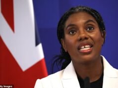 Kemi Badenoch ordenou que os advogados contestassem os cortes trabalhistas que, segundo o conselho conservador, o forçaram a aumentar o imposto municipal em 94 por cento.