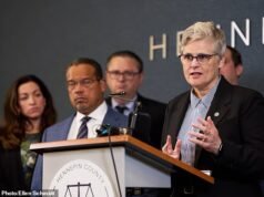 Apelido devastador Moradores fartos de Minneapolis dão o pior promotor da América, revelado depois que ele gasta US $ 500 mil em dinheiro do contribuinte com guarda-costas
