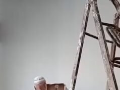Homem sírio encontra sua biblioteca secreta escondida atrás de um muro intocada 15 anos depois de fugir de Assad e da guerra civil