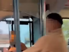 Motorista de ônibus ‘atacou e foi atirado para fora de seu carro’ antes que ‘ladrões’ atingissem vários carros enquanto dirigia no lado errado da estrada