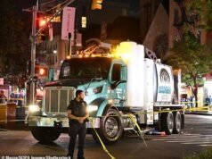 Menina adolescente morre após ser atropelada por um caminhão de saneamento na bicicleta que ela estava andando com um amigo em um bairro movimentado de Nova York