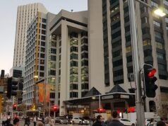 Os australianos emitiram um alerta de emergência de saúde quando a criança foi internada no hospital com doença meningocócica potencialmente fatal