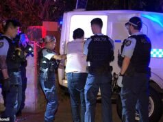 Homem acusado de esfaquear idosa em unidade de Bondi Beach
