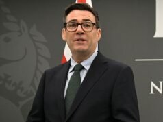 Andy Burnham ‘vacila enquanto a Rússia ameaça queimar a Europa’, irrita Kimi Badenoch – enquanto exige ação sobre os gastos de defesa do primeiro-ministro