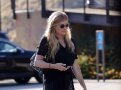 Foto: Connie Britton e Beverly D’Angelo, amigas de Hayden Panettiere, prestam homenagem no serviço memorial de Malibu