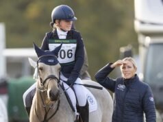 Mia assumiu as rédeas! A filha de 12 anos de Zara Tyndall segue os passos equestres de sua mãe nas provas de cavalo do Palácio de Blenheim