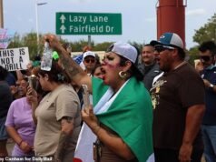 Protestos eclodem após tiroteio envolvendo o ICE no Texas, enquanto democratas furiosos exigem investigação