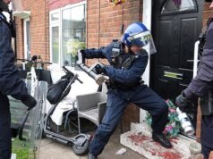 A polícia faz 17 prisões após uma operação em Middlesbrough para reprimir gangues do crime organizado após a queda da A66