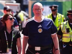 A desculpa de John Sweeney para a Copa do Mundo foi considerada ‘vergonhosa’ depois que ele optou por um voo de £ 18 mil em classe executiva em vez de £ 1 mil de assento no avião SFA