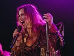 Charlotte Church chama Ed Sheeran de capitalista ganancioso em discurso retórico antes de liderar jovens fãs no canto de ‘Palestina Livre’
