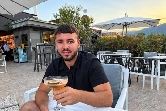 O assassinato em Millionaire’s Row foi um assassinato de gangue? A vítima, de 28 anos, era um fraudador internacional condenado por roubos de gangues em Londres – detetives como vítimas de assassinos