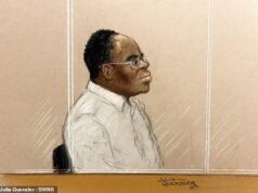 O médico acusado de “liderar” o assassinato de seis pessoas, incluindo uma jovem e o seu filho, em 1994, durante o genocídio no Ruanda, é o primeiro no Reino Unido.