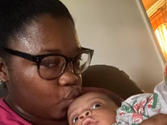 Mamãe se declarou culpada de assar seu bebê recém-nascido até a morte depois de alegar que o confundiu com um cordeiro… agora ela recebeu uma sentença vergonhosamente curta