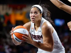 A atacante dos sonhos Briona Jones perderá o resto da temporada da WNBA devido a uma lesão no pé esquerdo