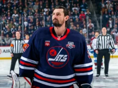Jatos suspendem Connor Hellebuyck por ‘não se apresentar ao campo de treinamento’ após pedido de troca