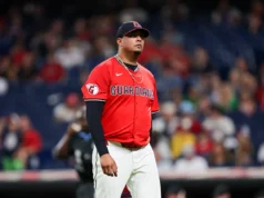 O pai RHP Carlos Hernandez revela que estava enviando mensagens de texto antes de um acidente de carro que ameaçava sua carreira na Venezuela