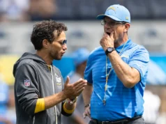 Chargers HC Jim Harbaugh após derrota na semana 1: ‘Gostaria que jogássemos mais titulares na pré-temporada’