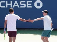 US Open: John Pearce acidentalmente dobra o parceiro Marcelo Mello ao sacar no match point