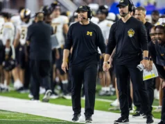 Eli Drinkwitz, do Missouri, tenta envergonhar o Kansas com um placar tardio, lamentando a rivalidade dos Jayhawks com a Guerra Civil