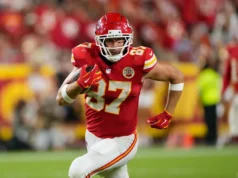 Travis Kelce supera Jason Witten na lista de jardas recebidas de todos os tempos do TE com uma recepção selvagem de 59 jardas na vitória sobre o Broncos