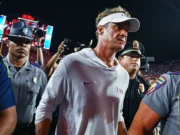 O retorno do técnico da LSU, Lane Kiffin, a Ole Miss atrai quase 11 milhões de espectadores