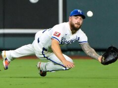 Homer de Stowers e um single RBI, Marlins se reúne para vencer Royals por 9-6