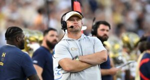 O que o técnico da Georgia Tech: Mbakwe fala e reage após o confronto contra o Tennessee