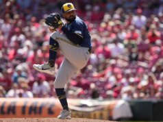 Os Brewers colocaram Grant Anderson na lista de feridos de 15 dias e chamaram Brandon Sprott de volta