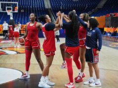 Uma seqüência de 30 vitórias consecutivas dos EUA na Copa do Mundo Feminina da Fiba aguarda a França e outros