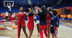 Uma seqüência de 30 vitórias consecutivas dos EUA na Copa do Mundo Feminina da Fiba aguarda a França e outros