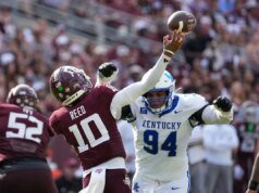 Mike Elko após a derrota do Kentucky: ‘Sem pontos positivos’ enquanto o número 9 do Texas A&M desaparece após o intervalo