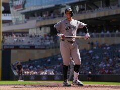A estrela dos Yankees, Aaron Judge, sofre uma injeção na panturrilha direita, deixando o status da pós-temporada incerto