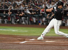 O home run de 2 corridas e vitória de Pavin Smith levanta os Yankees por 5-3 D-backs e ajuda a diminuir as esperanças nos playoffs
