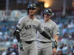 Fried obtém a primeira vitória desde abril, os Yankees venceram os Twins por 8 a 1 com home runs de Bellinger, Jones