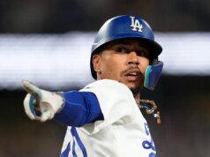 Mookie Bates faz dois home runs e acerta 4 na vitória dos Dodgers por 8-2 sobre os Giants na 8ª entrada