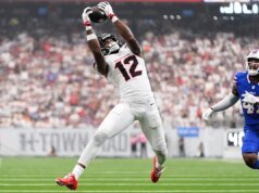 Houston sofreu um revés com Nico Collins fora do jogo contra o Bengals devido a uma lesão no tendão da coxa.