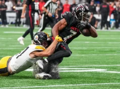 Bison Robinson marca o primeiro touchdown dos Falcons na temporada de 2026