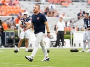 Alex Golesh prevê o jogo da Semana 4 de Auburn contra Vanderbilt