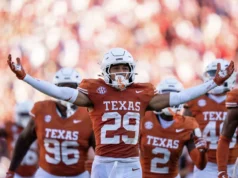 Defesa de futebol do Texas marca TD na (2ª) estreia de Will Muschamp como coordenador