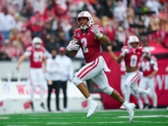Extraído imediatamente da vitória de 44 pontos de Wisconsin contra o leste de Michigan
